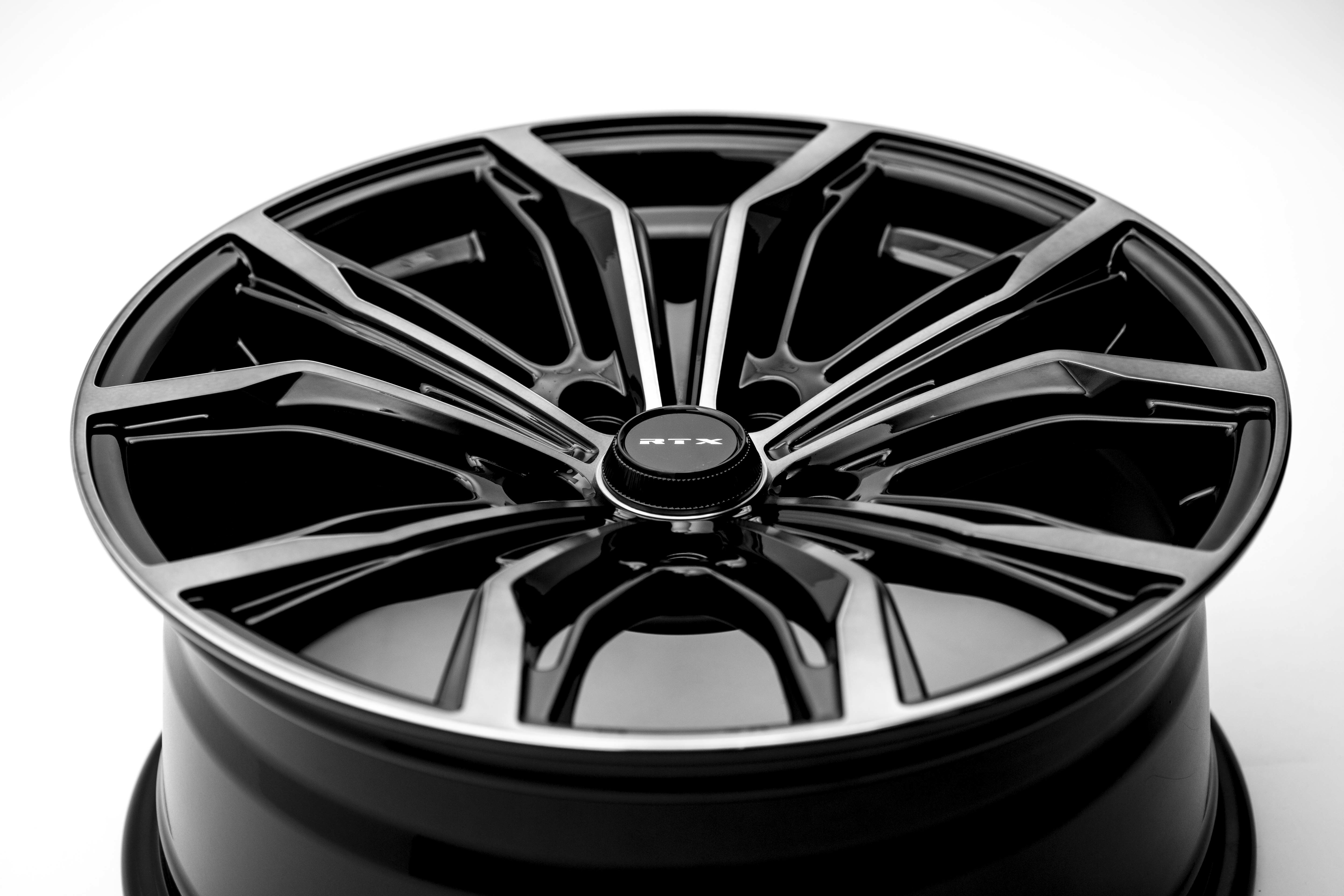 Black Widow • Black Machined Grey • 18x8 5x120 ET35 CB74.1