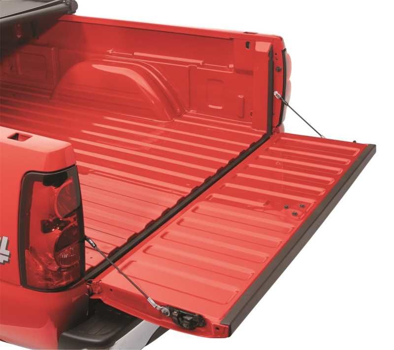 Lund 30002 - Black Tailgate Seal 99-24